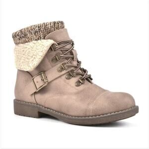 NWT Daley Lace Up Booties from Cliffs by White Mountain, Size 8M (JJ)
